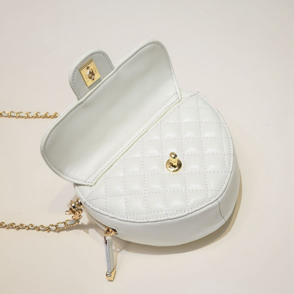 シャネルバッグ内部構造